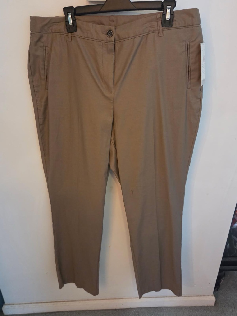 Classic Straight-Leg Pants in Taupe